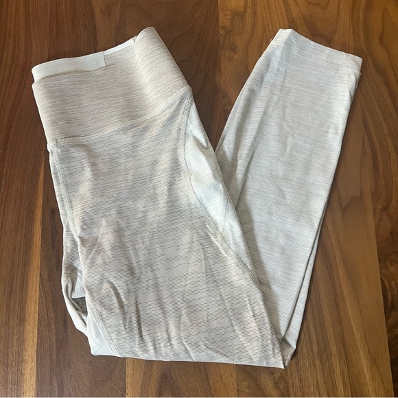EUC Outdoor Voices TechSweat 7/8 Two-Tone Leggings Cream Tan Yoga Pants Size M - Picture 5 of 9